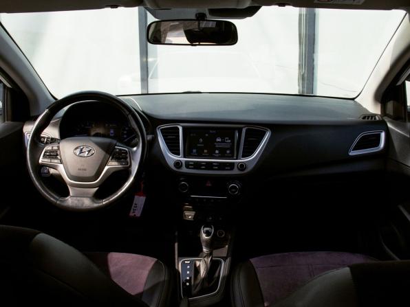 Hyundai Solaris II с пробегом 2019 года, цена 1 329 000 рублей, 129038 км, седан, Автокод Объявления
