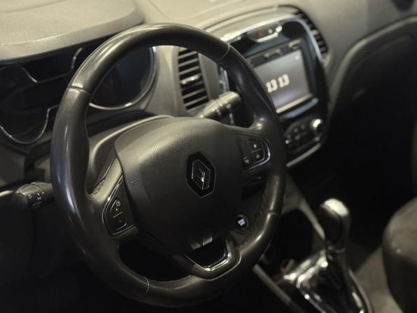 Renault Kaptur I с пробегом 2017 года, цена 1 355 000 рублей, 131008 км, внедорожник, Автокод Объявления