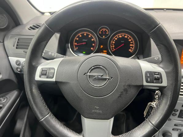 Opel Astra H Рестайлинг с пробегом 2010 года, цена 749 000 рублей, 110500 км, седан, Автокод Объявления