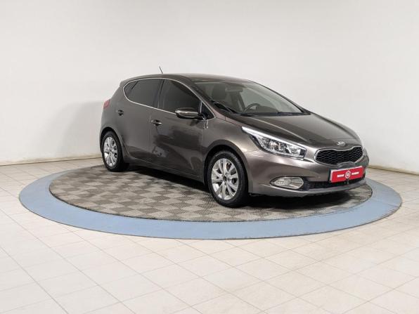 Kia Ceed II с пробегом 2013 года, цена 1 099 900 рублей, 230000 км, хэтчбек, Автокод Объявления
