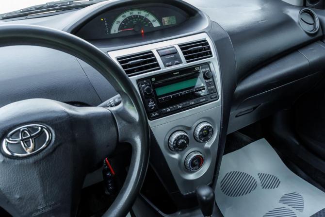 Toyota Yaris II с пробегом 2006 года, цена 470 000 рублей, 207000 км, седан, Автокод Объявления
