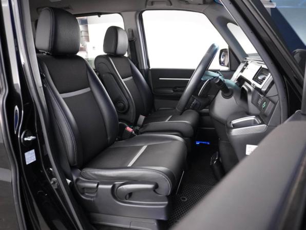 Honda Stepwgn V с пробегом 2017 года, цена 3 179 090 рублей, 137926 км, минивэн, Автокод Объявления