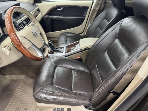 Volvo XC70 II Рестайлинг с пробегом 2013 года, цена 1 670 000 рублей, 264270 км, универсал, Автокод Объявления