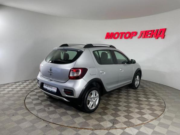 Renault Sandero II с пробегом 2018 года, цена 969 000 рублей, 94107 км, хэтчбек, Автокод Объявления
