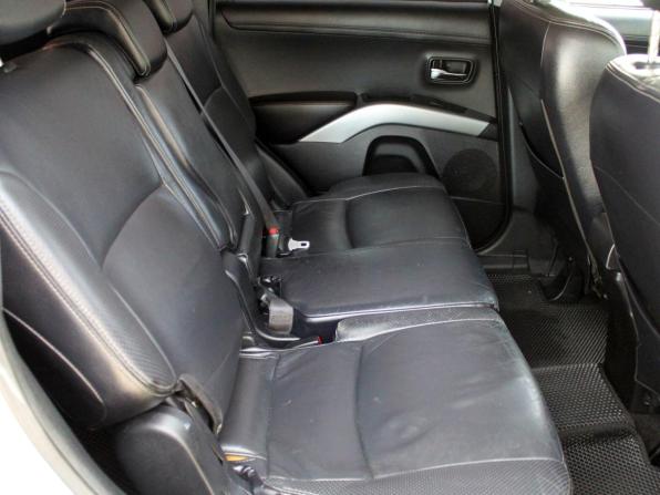 Mitsubishi Outlander II Рестайлинг с пробегом 2011 года, цена 1 299 000 рублей, 215000 км, внедорожник, Автокод Объявления