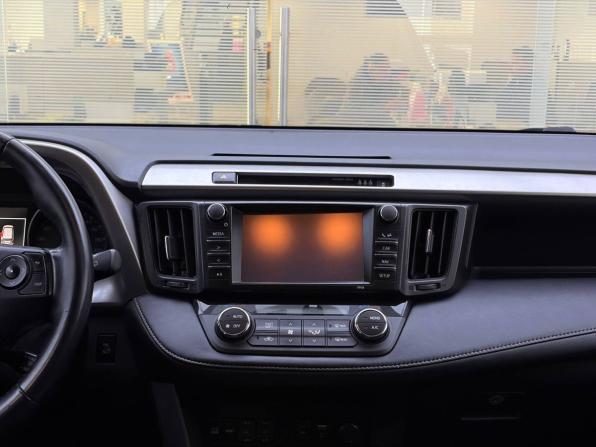 Toyota RAV4 IV (XA40) Рестайлинг с пробегом 2017 года, цена 2 450 000 рублей, 175073 км, внедорожник, Автокод Объявления