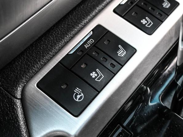 Toyota Land Cruiser 200 Series Рестайлинг 2 с пробегом 2015 года, цена 4 984 000 рублей, 190697 км, внедорожник, Автокод Объявления