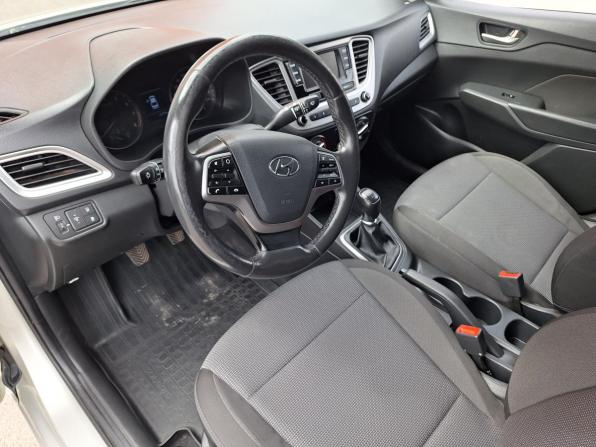 Hyundai Solaris II с пробегом 2019 года, цена 1 390 000 рублей, 130000 км, седан, Автокод Объявления