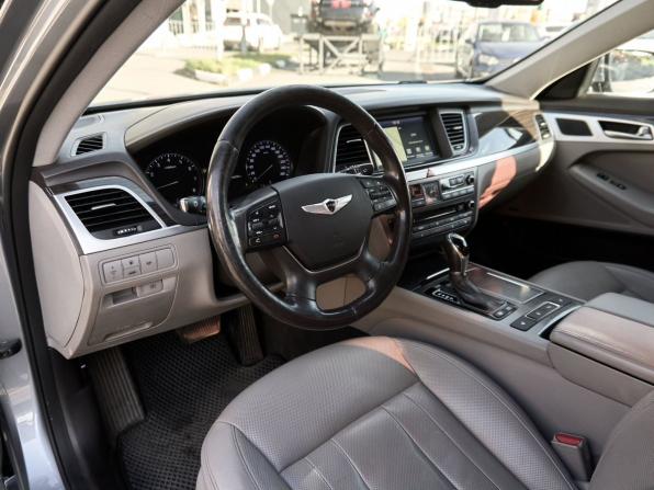 Hyundai Genesis II с пробегом 2015 года, цена 1 520 000 рублей, 205229 км, седан, Автокод Объявления