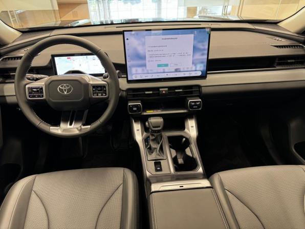 Toyota RAV4 VI (XA60) с пробегом 2026 года, цена 4 250 000 рублей, 11 км, внедорожник, Автокод Объявления