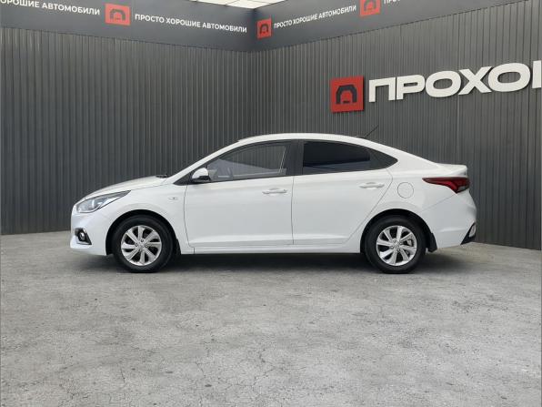 Hyundai Solaris II с пробегом 2017 года, цена 1 297 000 рублей, 144429 км, седан, Автокод Объявления