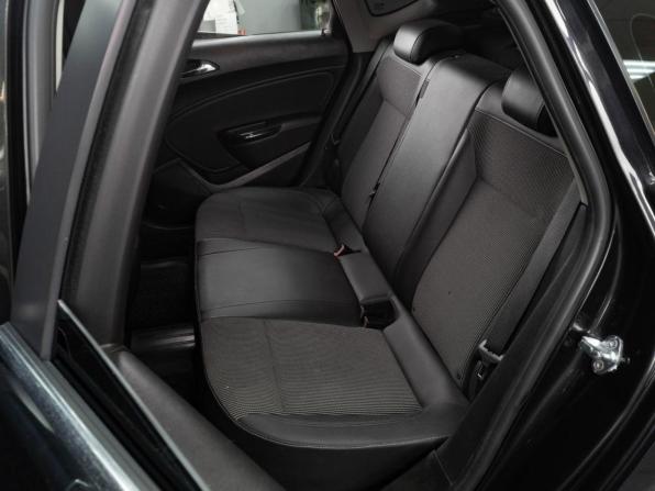 Opel Astra J Рестайлинг с пробегом 2012 года, цена 749 000 рублей, 186421 км, седан, Автокод Объявления