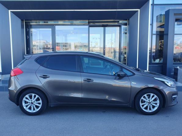 Kia Ceed II Рестайлинг с пробегом 2017 года, цена 1 135 000 рублей, 155637 км, хэтчбек, Автокод Объявления