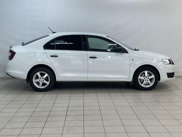 Skoda Rapid I с пробегом 2017 года, цена 960 000 рублей, 151197 км, лифтбек, Автокод Объявления