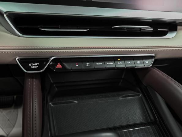 Geely Monjaro I с пробегом 2023 года, цена 3 372 000 рублей, 69552 км, внедорожник, Автокод Объявления