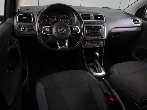 Volkswagen Polo V Рестайлинг с пробегом 2019 года, цена 1 429 000 рублей, 132924 км, седан, Автокод Объявления
