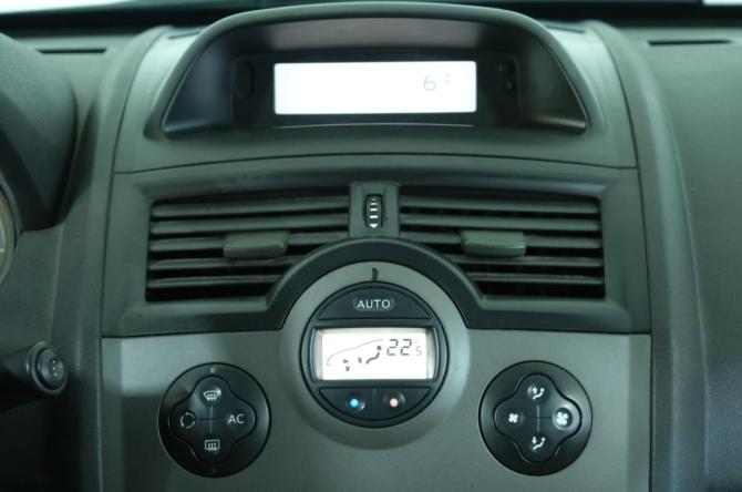 Renault Megane II Рестайлинг с пробегом 2006 года, цена 299 000 рублей, 239972 км, седан, Автокод Объявления