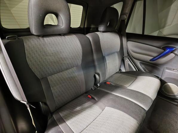 Toyota RAV4 II (XA20) Рестайлинг с пробегом 2004 года, цена 697 000 рублей, 292633 км, внедорожник, Автокод Объявления