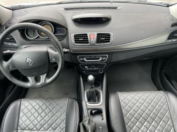 Renault Megane III с пробегом 2010 года, цена 550 000 рублей, 308355 км, хэтчбек, Автокод Объявления