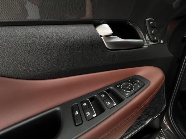 Hyundai Santa Fe IV Рестайлинг с пробегом 2021 года, цена 3 850 000 рублей, 39100 км, внедорожник, Автокод Объявления
