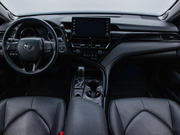 Toyota Camry VIII (XV70) Рестайлинг с пробегом 2021 года, цена 3 045 000 рублей, 135027 км, седан, Автокод Объявления