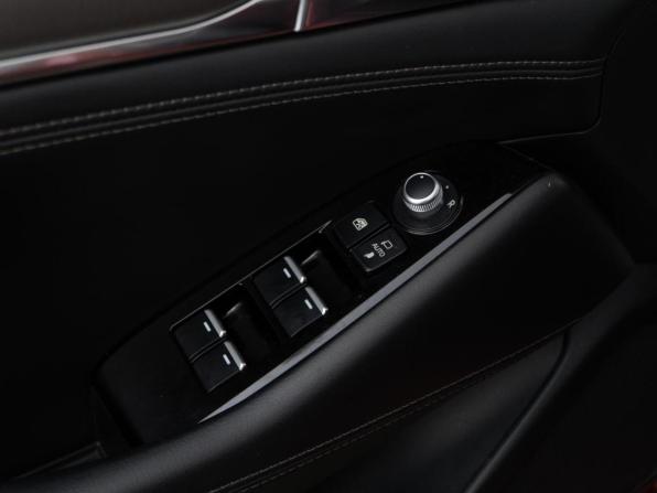 Mazda 6 III (GJ) Рестайлинг 2 с пробегом 2020 года, цена 2 697 077 рублей, 65618 км, седан, Автокод Объявления