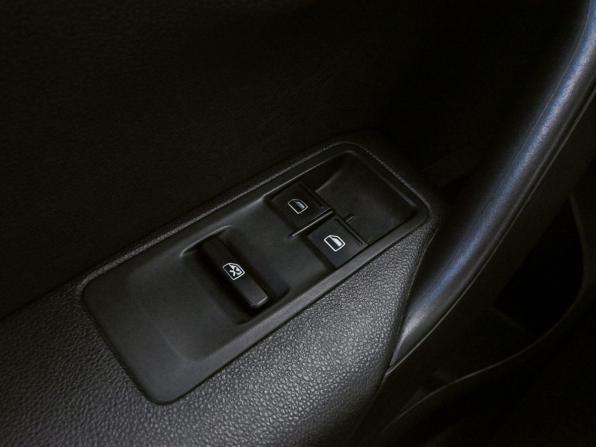 Volkswagen Polo V Рестайлинг с пробегом 2019 года, цена 1 099 000 рублей, 89788 км, седан, Автокод Объявления