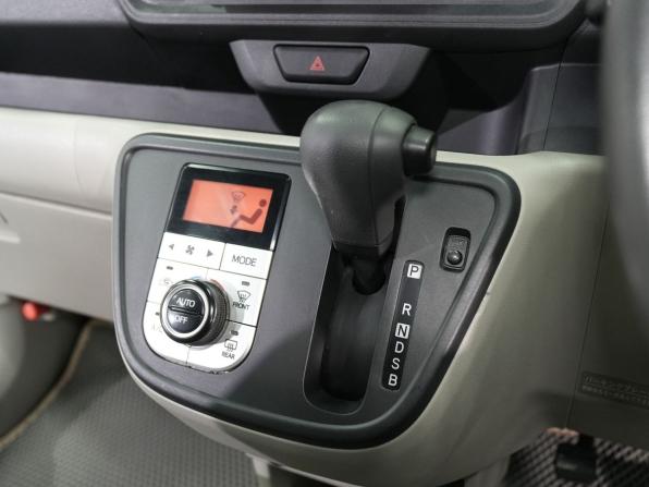 Toyota Passo III с пробегом 2016 года, цена 955 000 рублей, 123251 км, хэтчбек, Автокод Объявления
