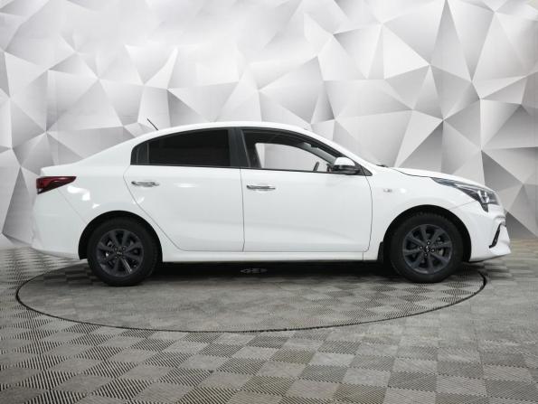 Kia Rio IV Рестайлинг с пробегом 2020 года, цена 1 560 000 рублей, 88395 км, седан, Автокод Объявления