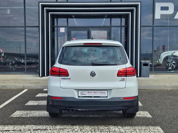 Volkswagen Tiguan I Рестайлинг с пробегом 2015 года, цена 1 456 000 рублей, 59000 км, внедорожник, Автокод Объявления