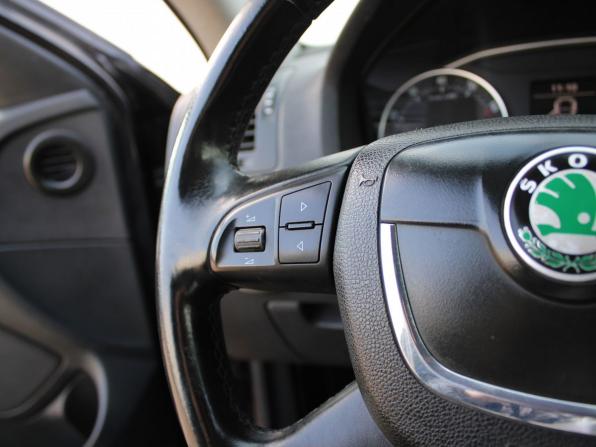 Skoda Octavia II (A5) Рестайлинг с пробегом 2011 года, цена 629 000 рублей, 277706 км, лифтбек, Автокод Объявления