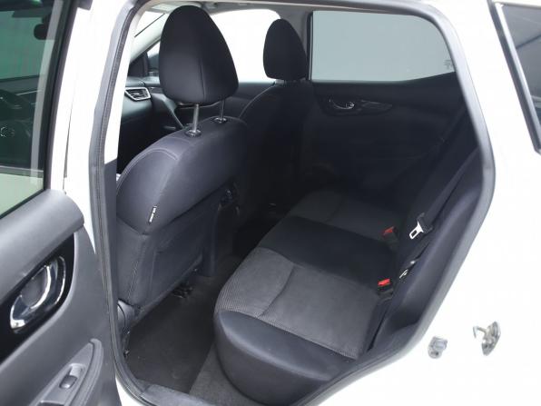 Nissan Qashqai II с пробегом 2014 года, цена 990 000 рублей, 216227 км, внедорожник, Автокод Объявления