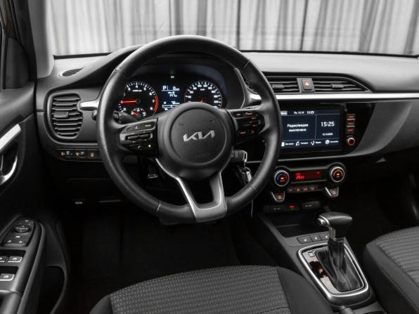 Kia Rio IV Рестайлинг с пробегом 2021 года, цена 1 880 000 рублей, 63288 км, хэтчбек, Автокод Объявления
