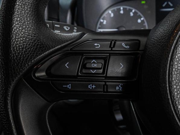 Toyota Yaris IV с пробегом 2020 года, цена 1 275 000 рублей, 139385 км, хэтчбек, Автокод Объявления
