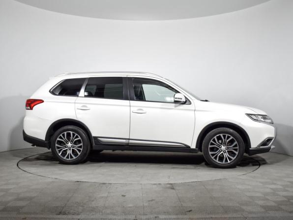 Mitsubishi Outlander III Рестайлинг 2 с пробегом 2017 года, цена 1 910 000 рублей, 93100 км, внедорожник, Автокод Объявления