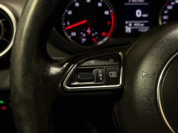 Audi A1 I (8X) с пробегом 2012 года, цена 1 090 000 рублей, 141491 км, хэтчбек, Автокод Объявления