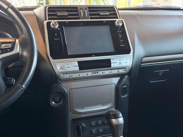 Toyota Land Cruiser Prado 150 Series Рестайлинг 2 с пробегом 2018 года, цена 5 650 000 рублей, 73873 км, внедорожник, Автокод Объявления