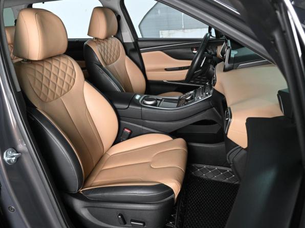 Hyundai Santa Fe IV Рестайлинг с пробегом 2023 года, цена 4 935 000 рублей, 35813 км, внедорожник, Автокод Объявления