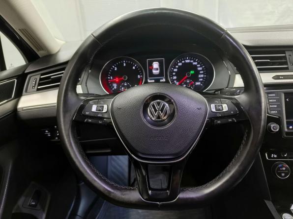 Volkswagen Passat B8 с пробегом 2017 года, цена 1 848 000 рублей, 160438 км, седан, Автокод Объявления