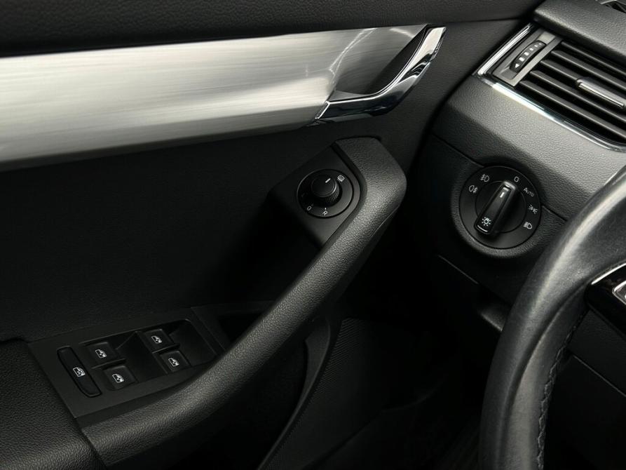 Skoda Octavia III (A7) Рестайлинг Санкт-Петербург  - изображение 17