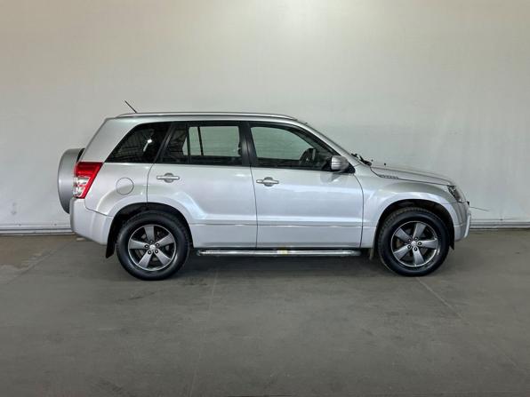 Suzuki Grand Vitara II Рестайлинг с пробегом 2011 года, цена 1 310 000 рублей, 100414 км, внедорожник, Автокод Объявления