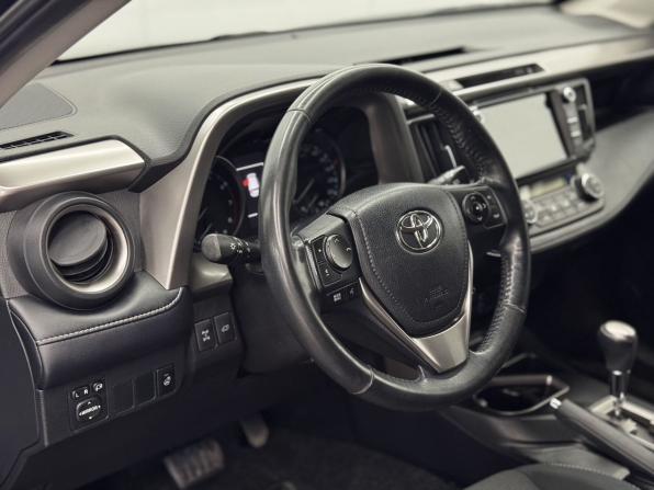 Toyota RAV4 IV (XA40) Рестайлинг с пробегом 2018 года, цена 2 388 000 рублей, 105536 км, внедорожник, Автокод Объявления