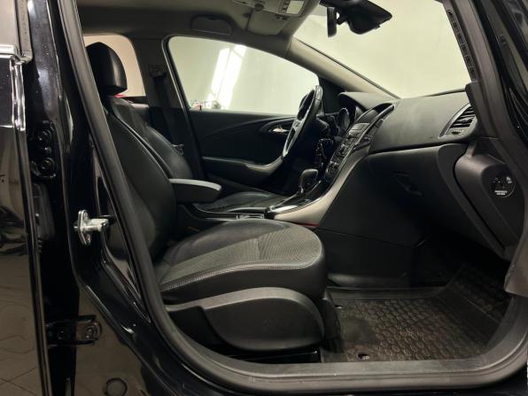 Opel Astra J с пробегом 2010 года, цена 799 000 рублей, 132710 км, хэтчбек, Автокод Объявления