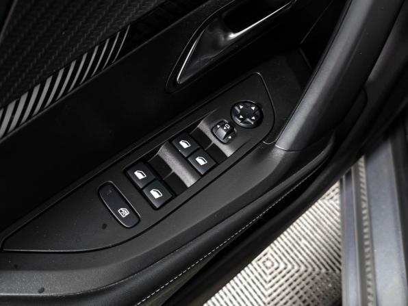 Peugeot 2008 II с пробегом 2021 года, цена 1 589 000 рублей, 100432 км, внедорожник, Автокод Объявления
