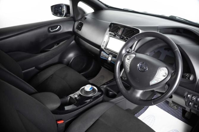 Nissan Leaf I (ZE0/AZE0) с пробегом 2016 года, цена 1 369 000 рублей, 102400 км, хэтчбек, Автокод Объявления
