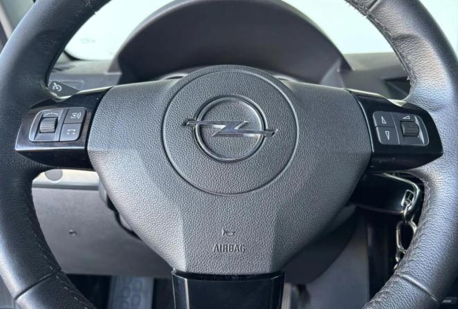 Opel Astra J Рестайлинг с пробегом 2012 года, цена 495 000 рублей, 184122 км, седан, Автокод Объявления