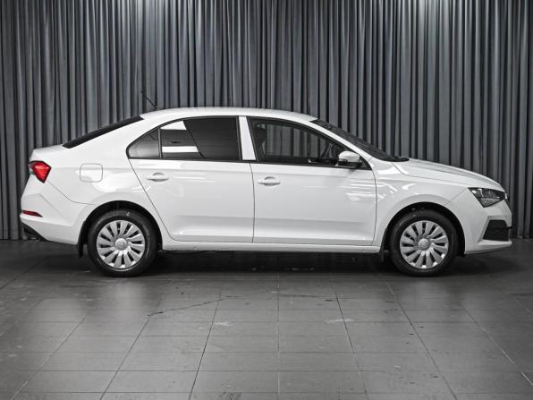 Skoda Rapid II с пробегом 2021 года, цена 1 650 000 рублей, 52741 км, лифтбек, Автокод Объявления