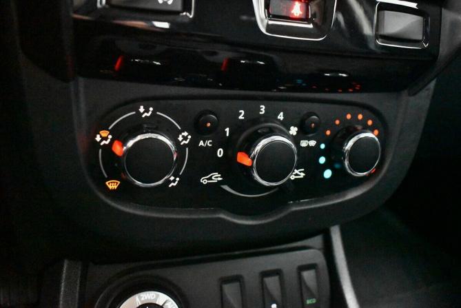 Renault Duster I Рестайлинг с пробегом 2018 года, цена 1 360 000 рублей, 131679 км, внедорожник, Автокод Объявления