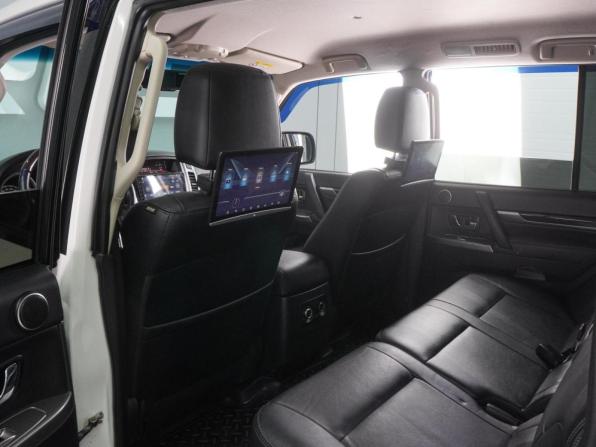 Mitsubishi Pajero IV Рестайлинг 2 с пробегом 2019 года, цена 3 710 000 рублей, 128296 км, внедорожник, Автокод Объявления