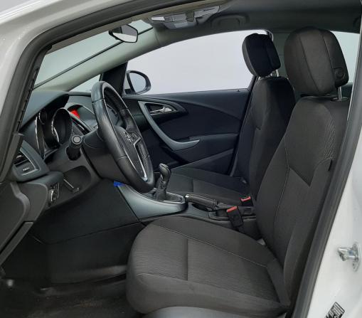 Opel Astra J Рестайлинг с пробегом 2013 года, цена 950 000 рублей, 61066 км, седан, Автокод Объявления